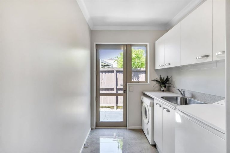 Photo of property in 8 Dunvegan Place, Harewood, Christchurch, 8051