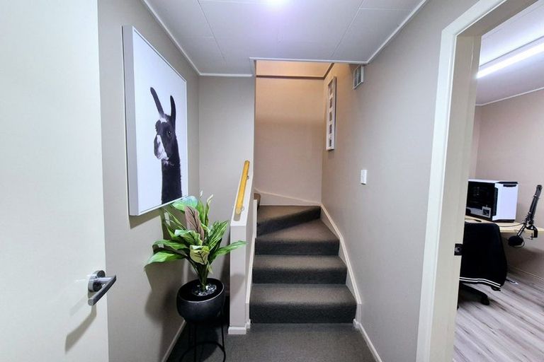 Photo of property in 22b Hillside Drive, Maoribank, Upper Hutt, 5018