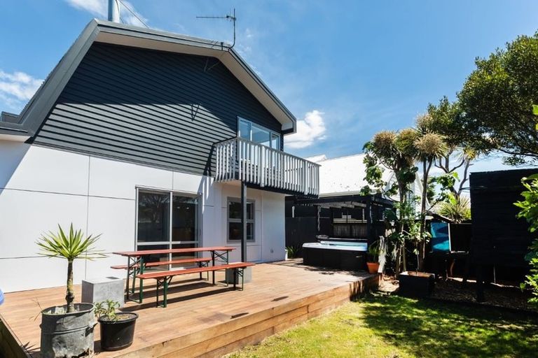 Photo of property in 17 Larnach Street, Waimairi Beach, Christchurch, 8083