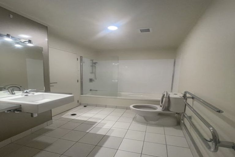 Photo of property in Luna Apartments, 6g/16 Burton Street, Grafton, Auckland, 1010
