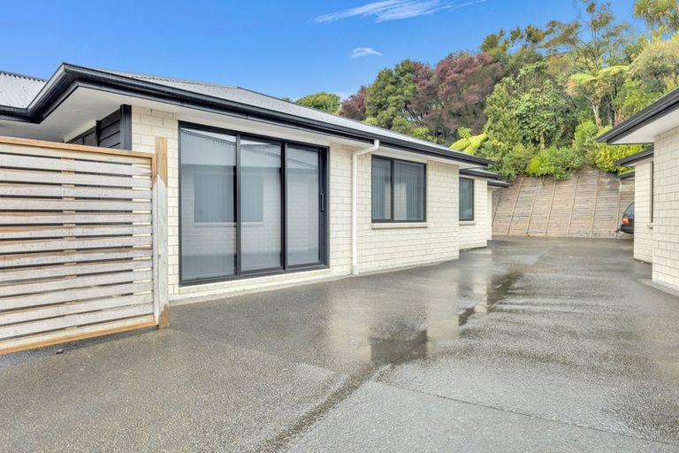 Photo of property in 8a Frederick Place, Whalers Gate, New Plymouth, 4310