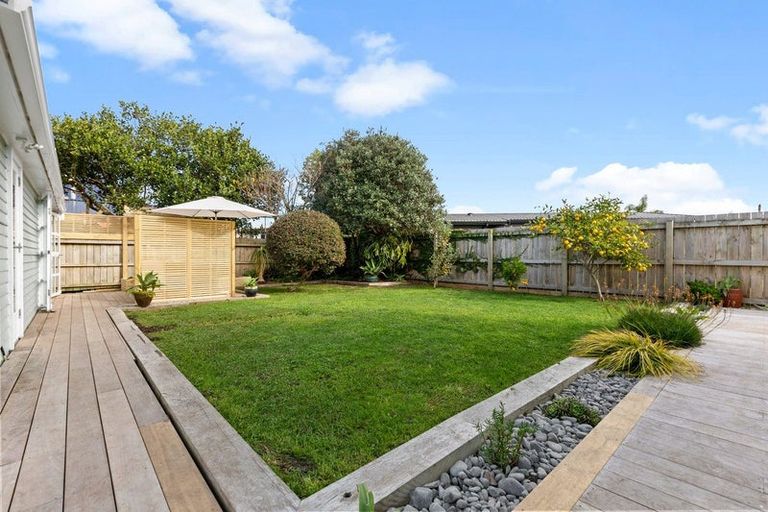 Photo of property in 29a Doment Crescent, Orewa, 0931