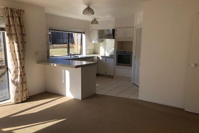 Photo of property in 15 Charles Prevost Drive, The Gardens, Auckland, 2105