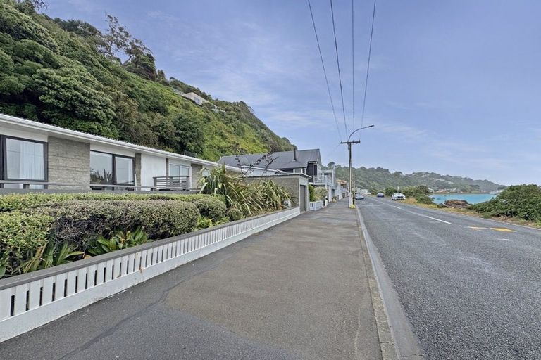 Photo of property in 123 Marine Parade, Seatoun, Wellington, 6022