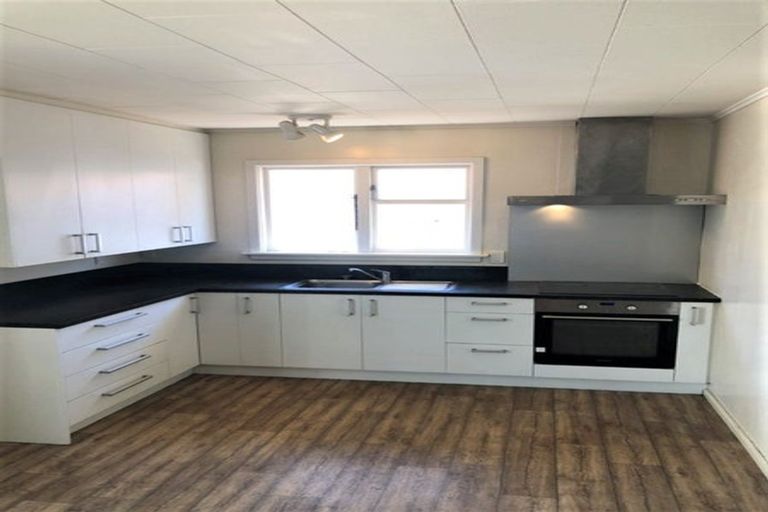 Photo of property in 3 Milnebank Street, Upper Riccarton, Christchurch, 8041