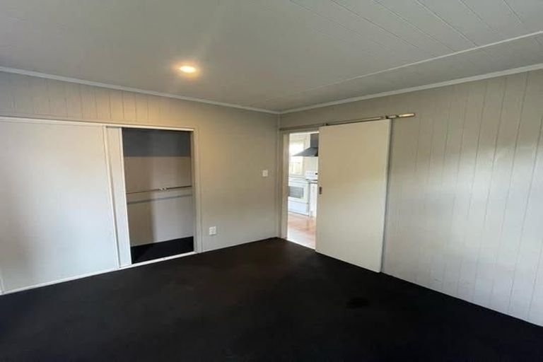 Photo of property in 2 Caserta Place, Clover Park, Auckland, 2023