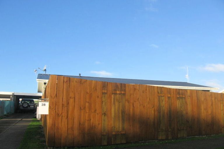 Photo of property in 38 Robinson Crescent, Westbrook, Palmerston North, 4412