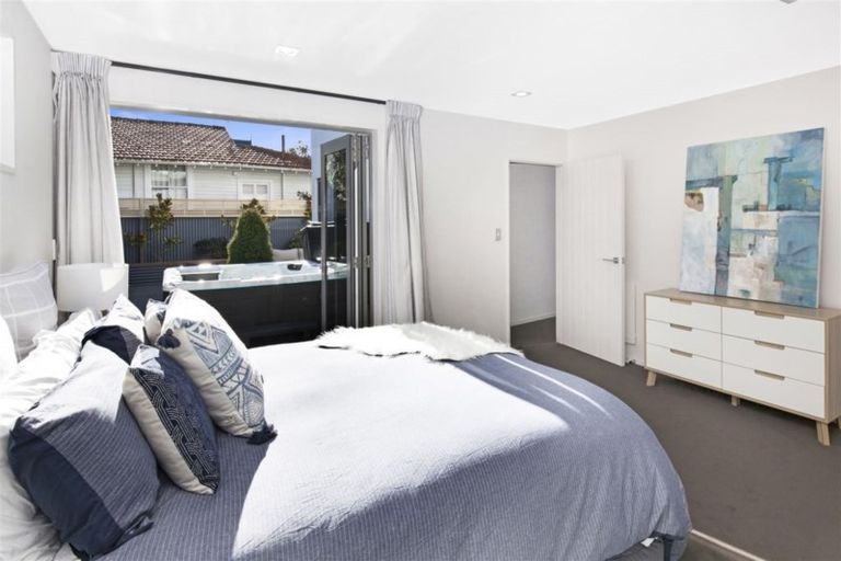 Photo of property in 15a Tomes Road, St Albans, Christchurch, 8052