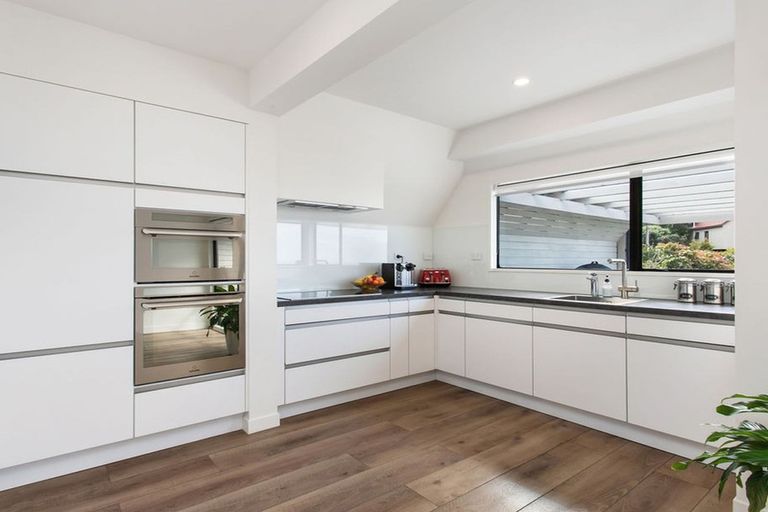 Photo of property in 1/12 Patmos Place, Mount Pleasant, Christchurch, 8081