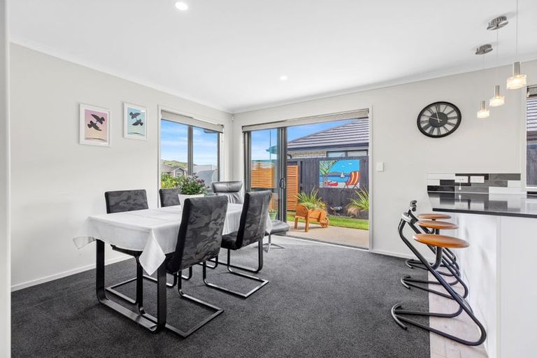 Photo of property in 1 Waikiwi Way, Papamoa, 3118