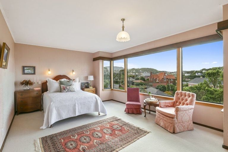 Photo of property in 31 Wadestown Road, Wadestown, Wellington, 6012