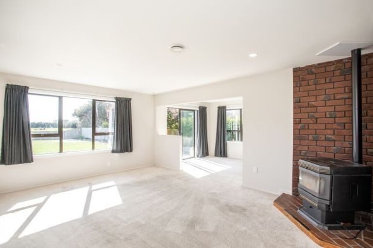 Photo of property in 11 Mcsaveneys Road, Marshland, Christchurch, 8051