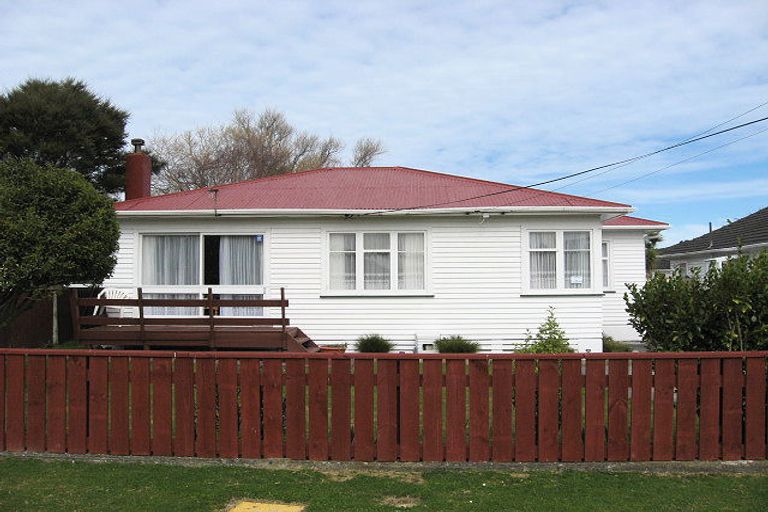Photo of property in 11 Dunn Street, Wainuiomata, Lower Hutt, 5014