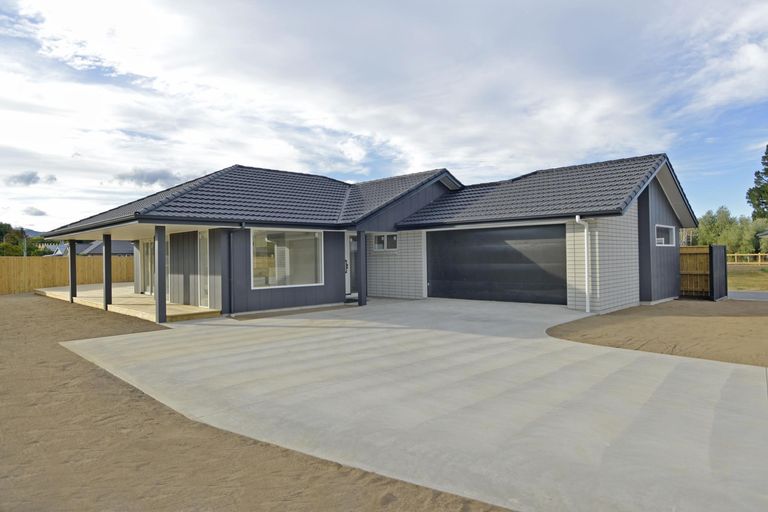 Photo of property in 71 Feist Street, Carterton, 5713