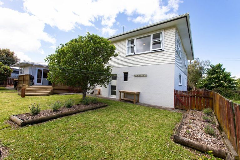 Photo of property in 77 Fergusson Street, Woodville, 4920