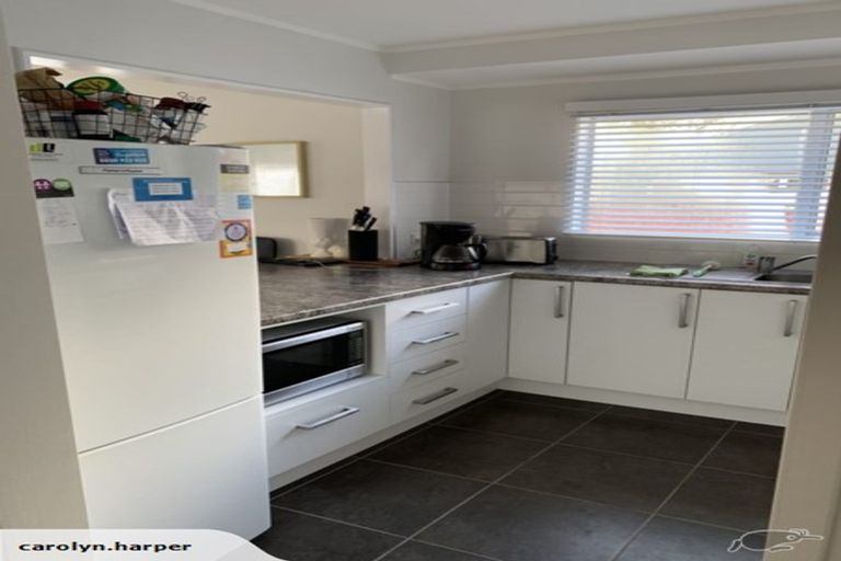 Photo of property in 2/30 Norwood Road, Bayswater, Auckland, 0622