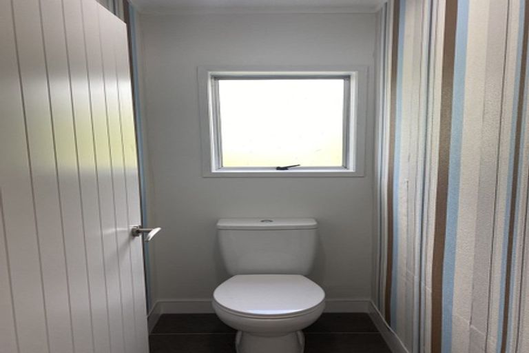 Photo of property in 26 Macnay Way, Murrays Bay, Auckland, 0630