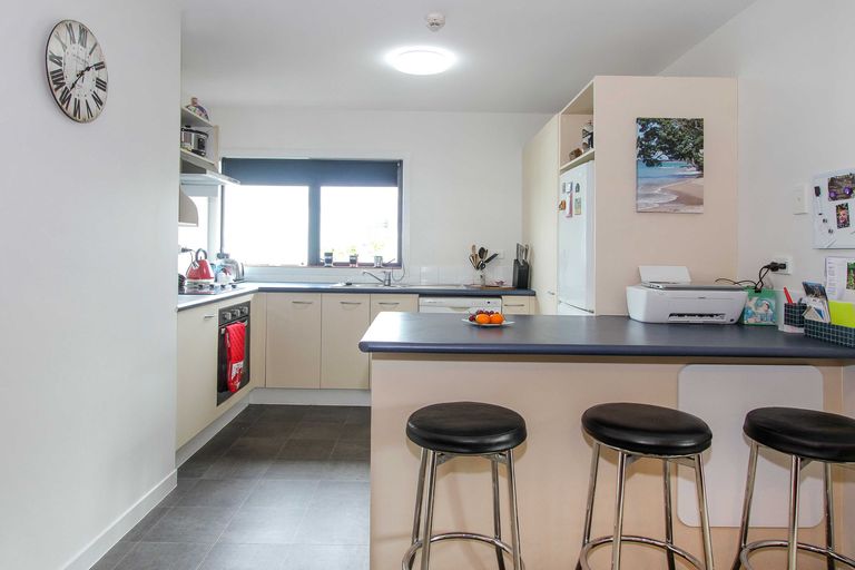 Photo of property in 9/241 Hinemoa Street, Birkenhead, Auckland, 0626