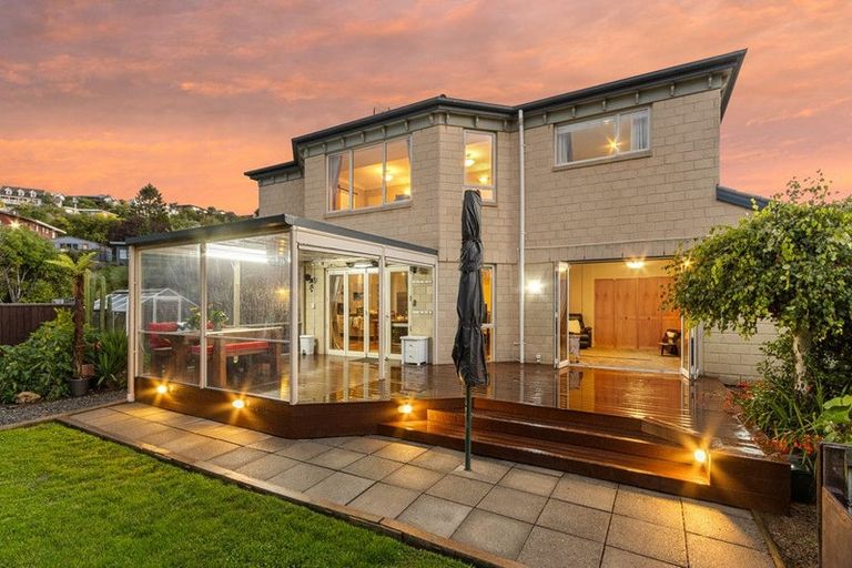 Photo of property in 137 Centaurus Road, Saint Martins, Christchurch, 8022