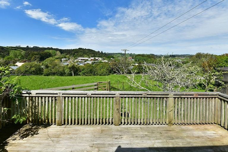 Photo of property in 11 Pinchgut Road, Kaukapakapa, 0873