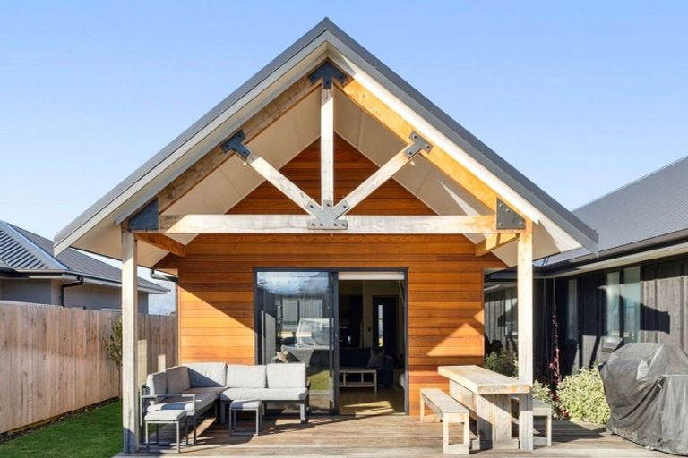 Photo of property in 9 Tahi Street, Albert Town, Wanaka, 9305