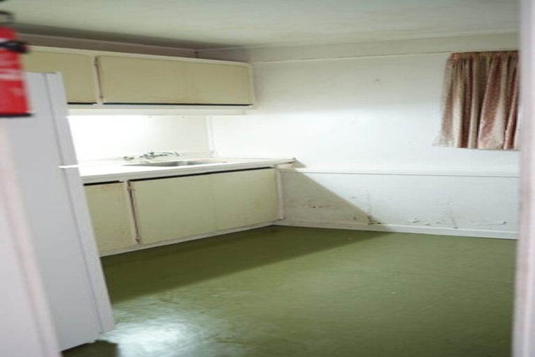 Photo of property in 35 Matipo Road, Mairangi Bay, Auckland, 0630