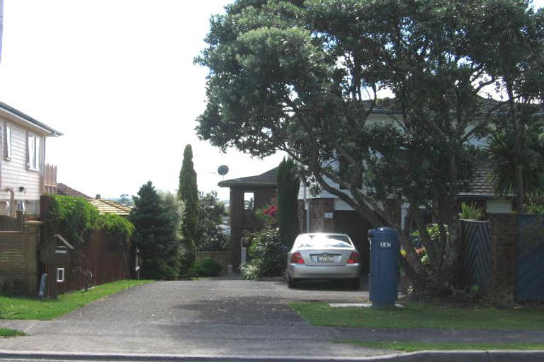 Photo of property in 2/14 Ridge Road, Waiake, Auckland, 0630