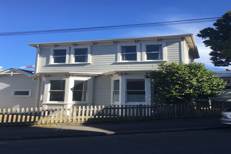 Photo of property in 13 Myrtle Crescent, Mount Cook, Wellington, 6021