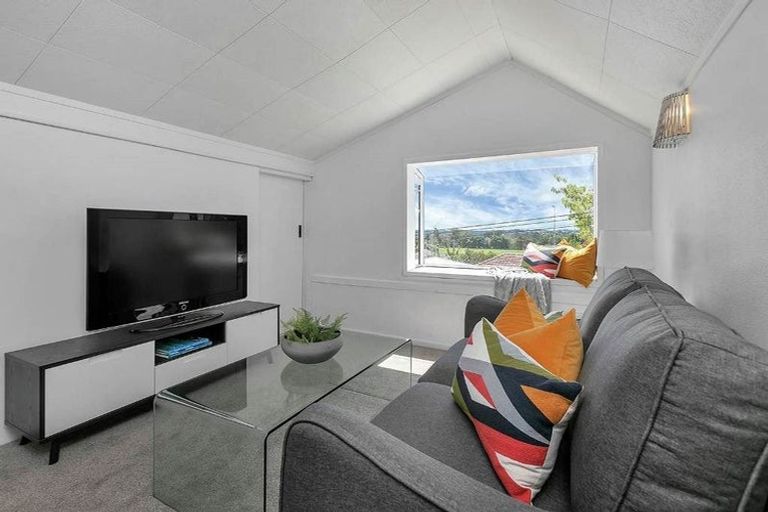 Photo of property in 31 Mahara Avenue, Birkenhead, Auckland, 0626