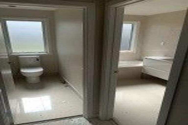 Photo of property in 28 Aeronautic Road, Takanini, 2112