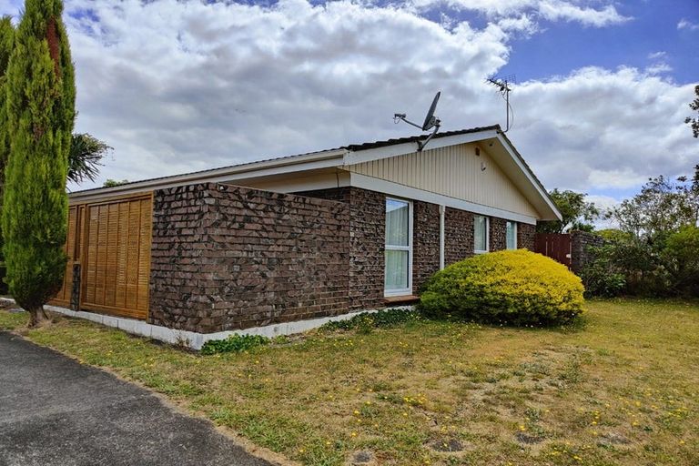 Photo of property in 1/12 Booker Place, Weymouth, Auckland, 2103
