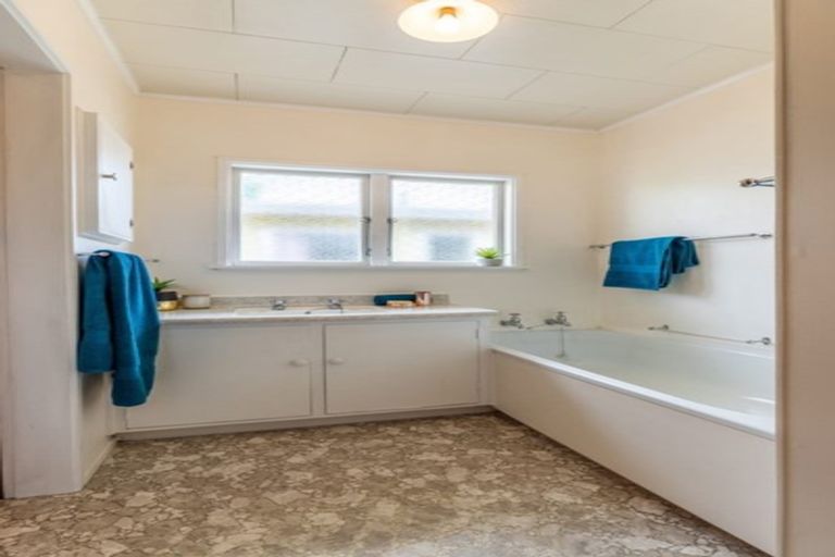 Photo of property in 1/4 Otterson Street, Tahunanui, Nelson, 7011