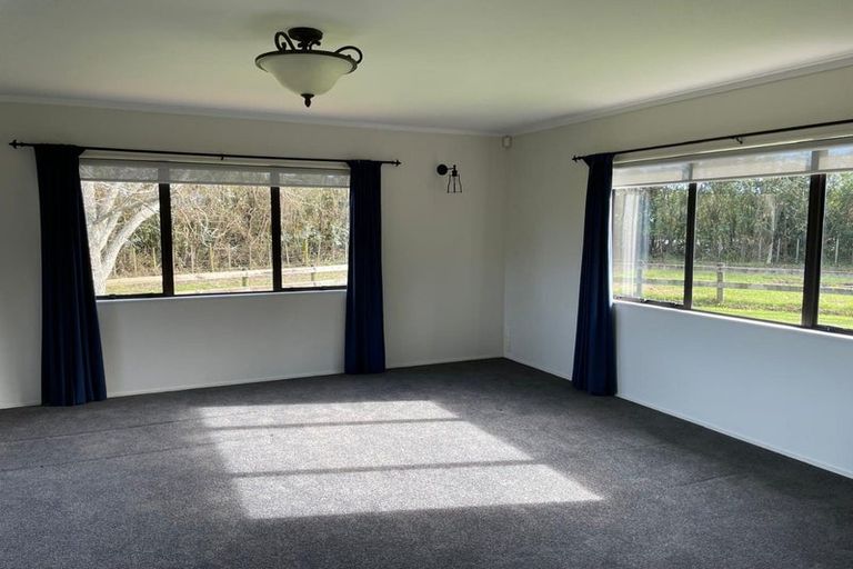 Photo of property in 261 Sutton Road, Drury, Papakura, 2584