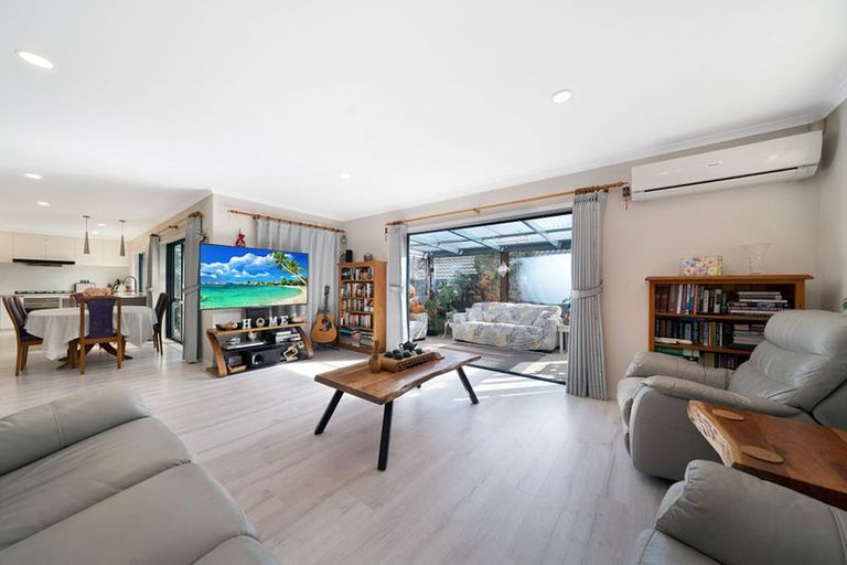 Photo of property in 37a Willerton Avenue, New Lynn, Auckland, 0600