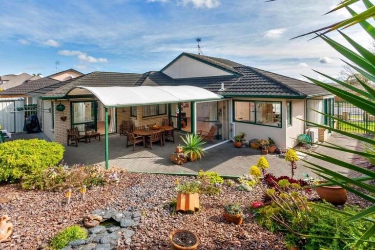 Photo of property in 3 John Brooke Crescent, East Tamaki Heights, Auckland, 2016