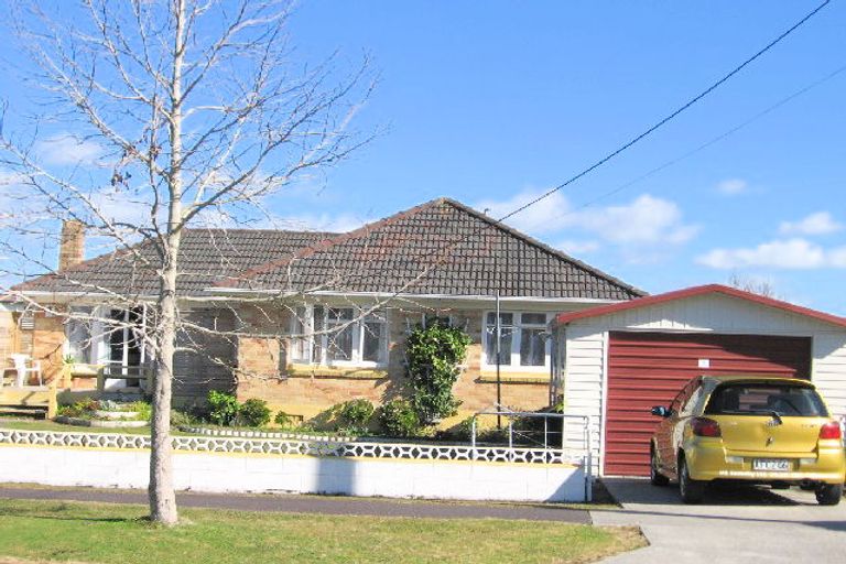 Photo of property in 12 Bunnythorpe Road, Papakura, 2110
