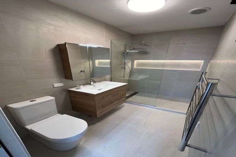 Photo of property in 18 Portland Crescent, Thorndon, Wellington, 6011