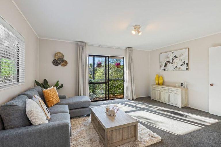 Photo of property in 3/39 Fairmount Road, Titirangi, Auckland, 0604