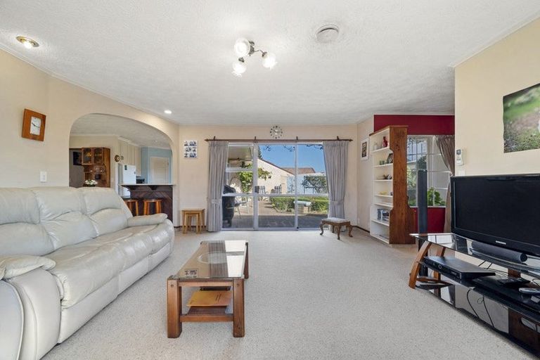 Photo of property in 2 Kirk Lane, Owhata, Rotorua, 3010