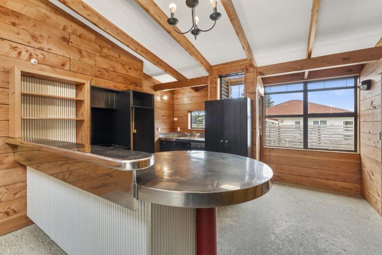 Photo of property in 102a Seaview Road, Paraparaumu Beach, Paraparaumu, 5032