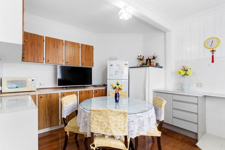 Photo of property in 50a Megan Avenue, Pakuranga Heights, Auckland, 2010