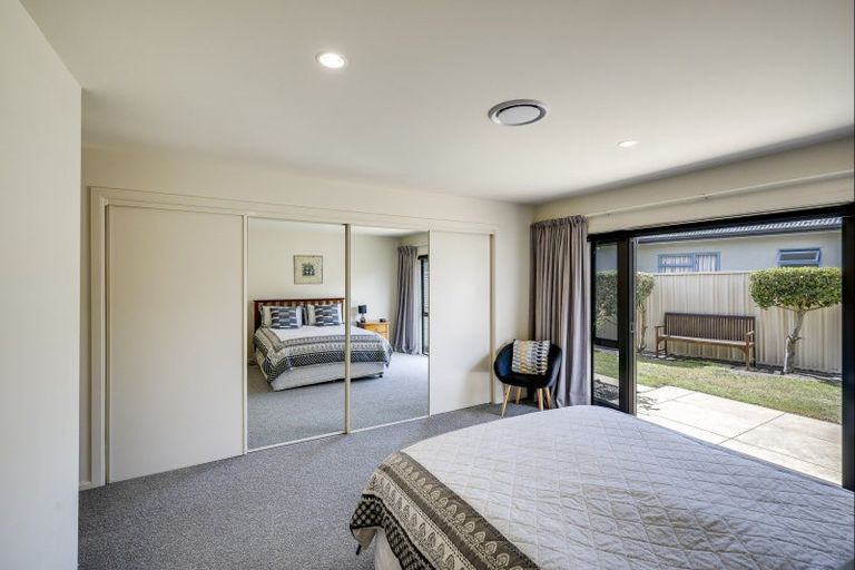 Photo of property in 8 Hanna Place, Havelock North, 4130