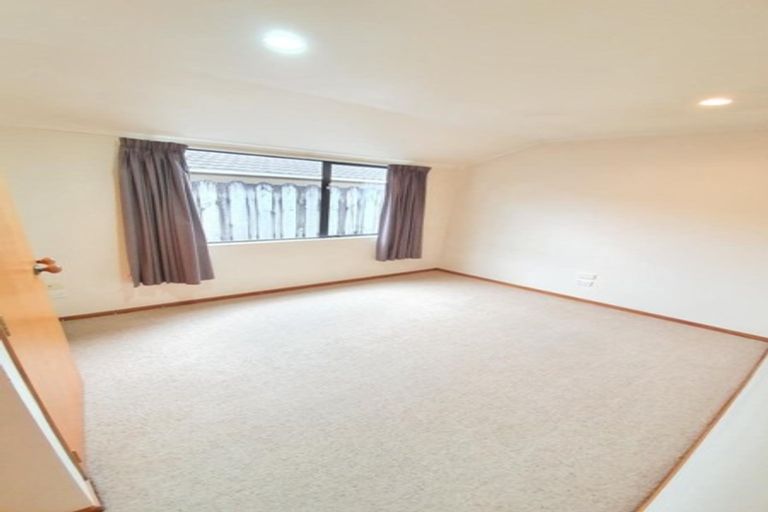 Photo of property in 350e Great South Road, Opaheke, Papakura, 2113