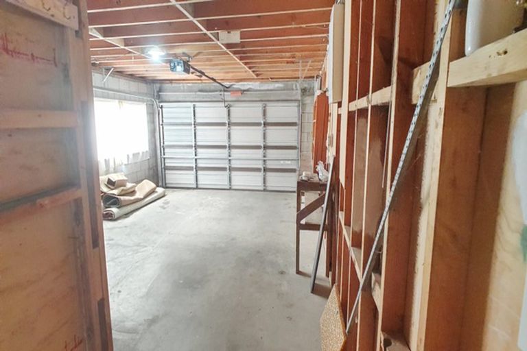 Photo of property in 4 Heaphy Street, Blockhouse Bay, Auckland, 0600