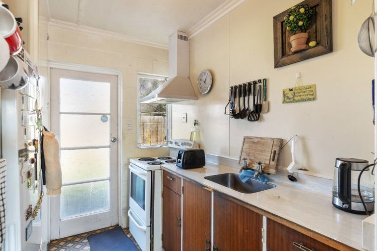 Photo of property in 242c Huatoki Street, Upper Vogeltown, New Plymouth, 4310