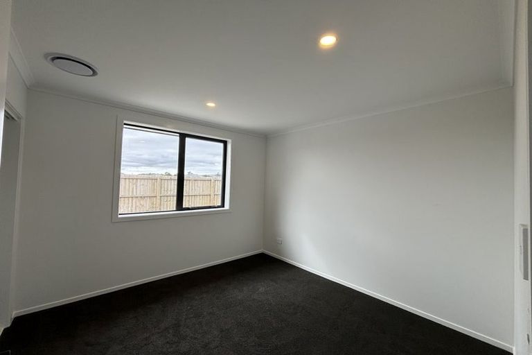 Photo of property in 16 Songpa Street, Halswell, Christchurch, 8025