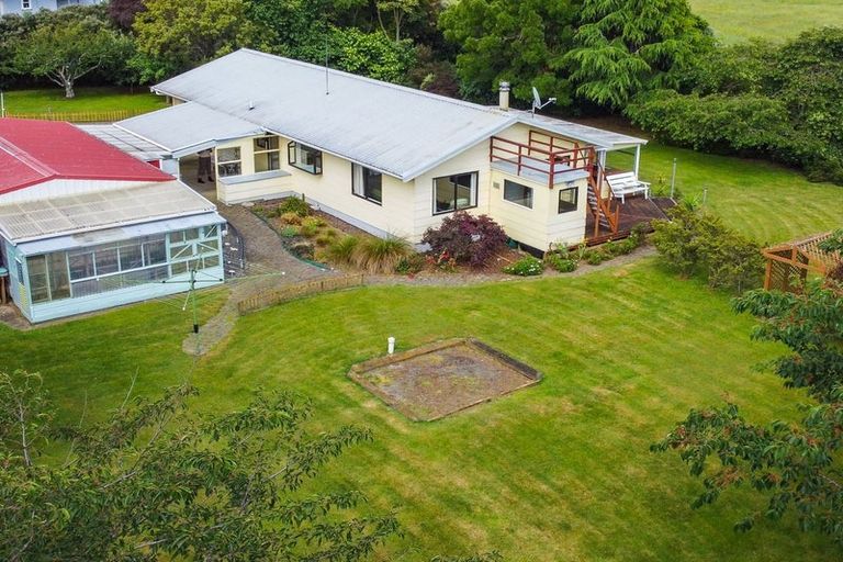 Photo of property in 218 Hokio Beach Road, Levin, 5571