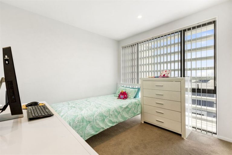 Photo of property in 13 Glenae Lane, Hobsonville, Auckland, 0618