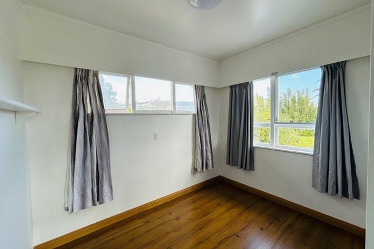 Photo of property in 24 Sunnyhill Crescent, Sunnyhills, Auckland, 2010