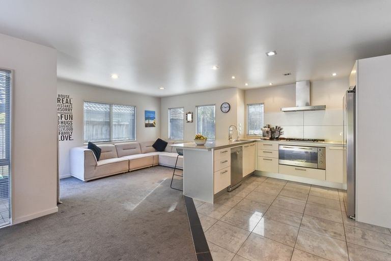 Photo of property in 17 Elias Court, The Gardens, Auckland, 2105